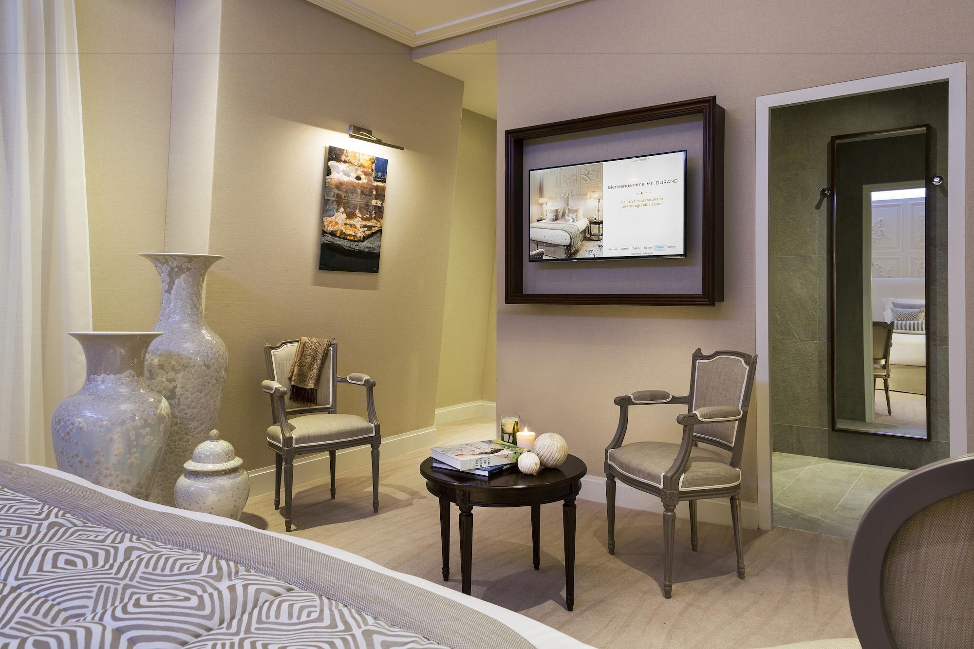 Hotel Barriere Le Royal La Baule Exterior photo