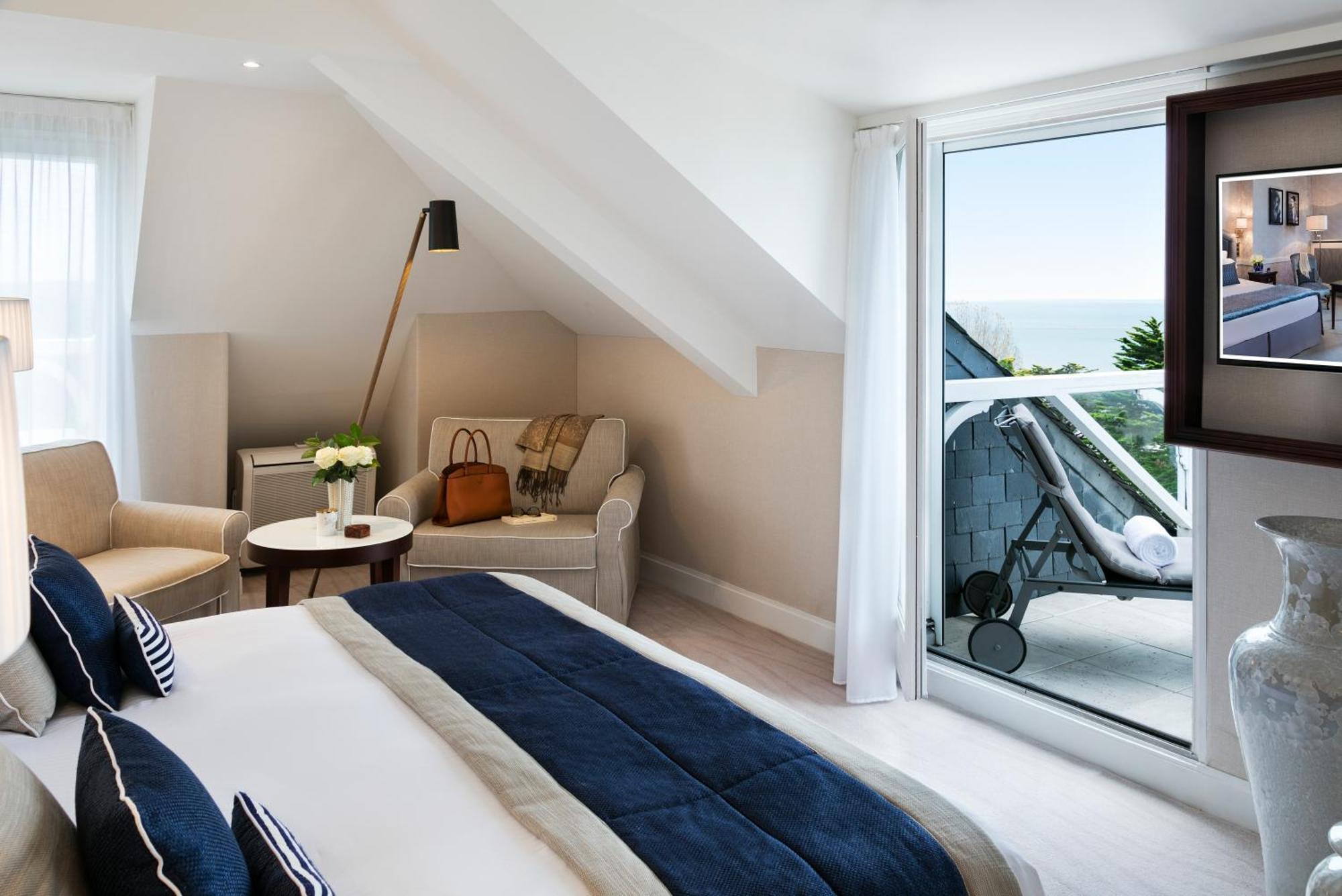 Hotel Barriere Le Royal La Baule Exterior photo
