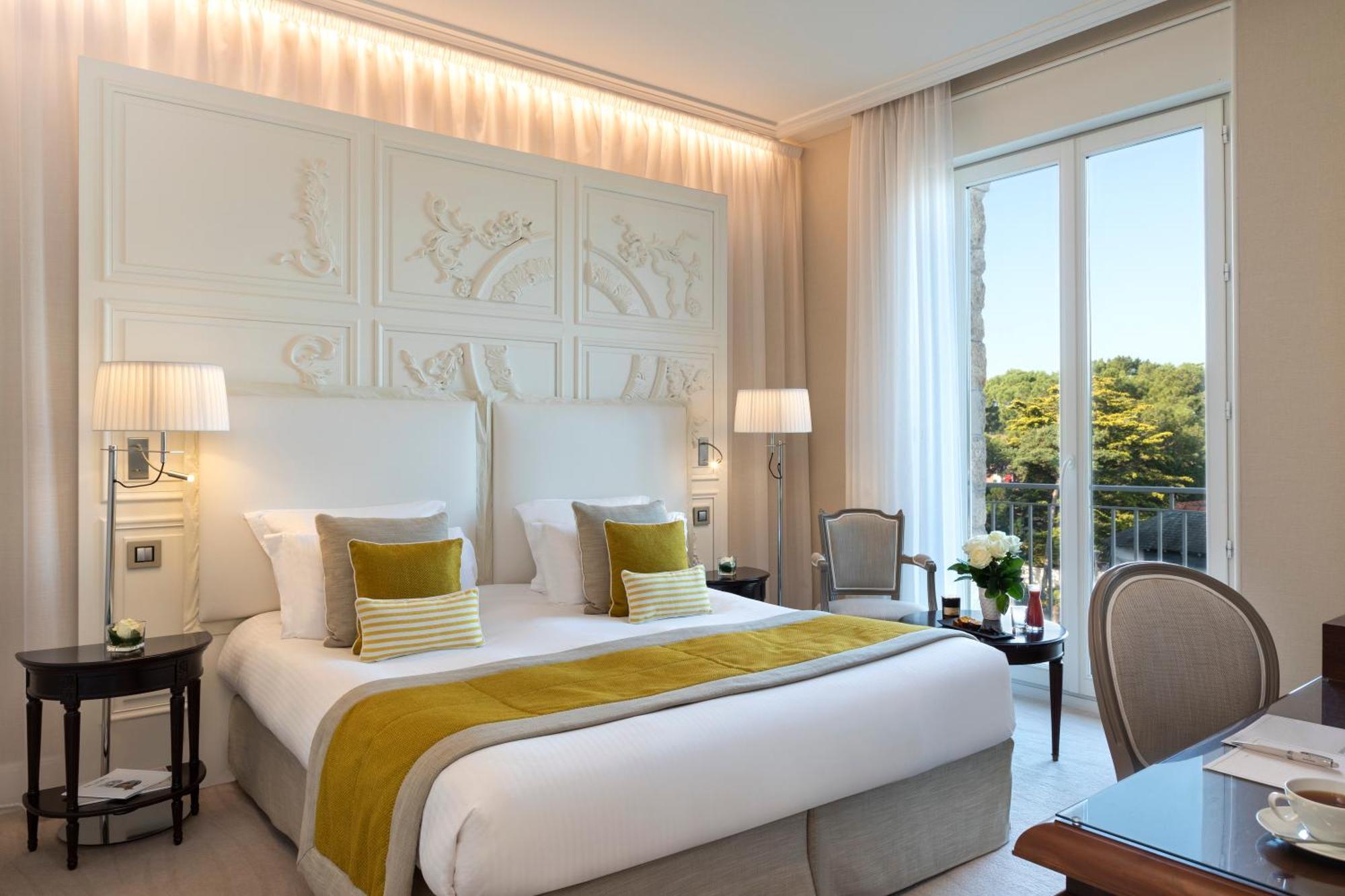 Hotel Barriere Le Royal La Baule Exterior photo